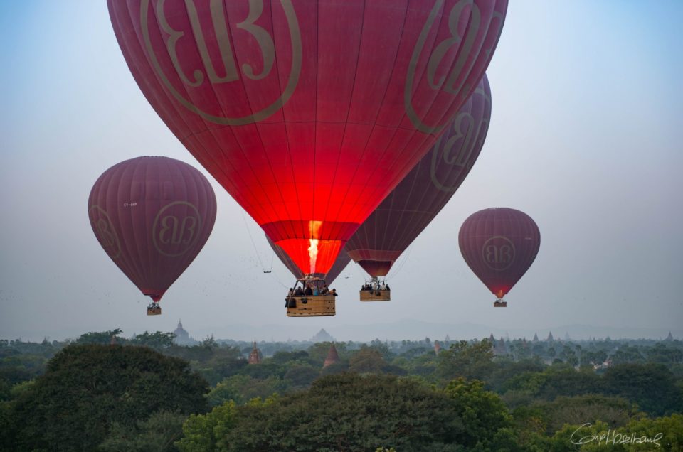Survol de Bagan.