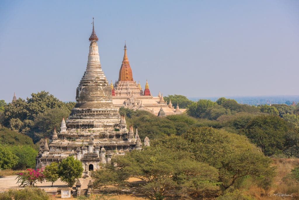 Ananda temple (arrière plan) Bagan
